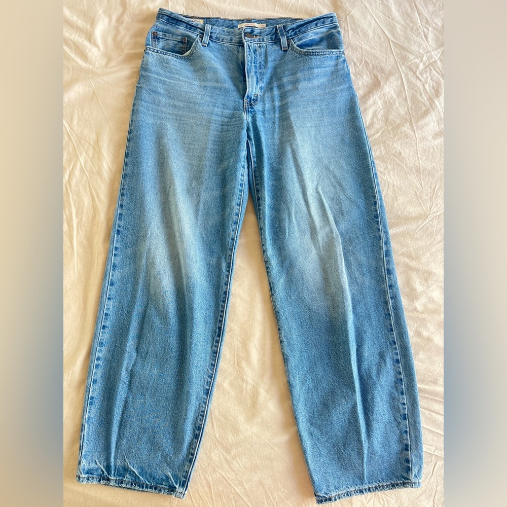 Levi’s Baggy Dad Jean in ‘Easy Days’ medium wash